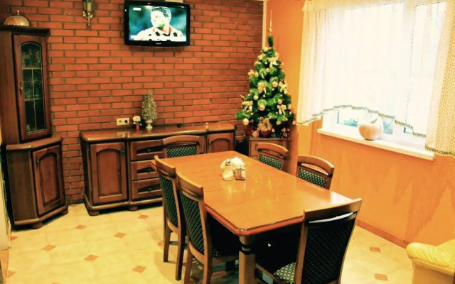 Gusarskiy Hotel and Apartment