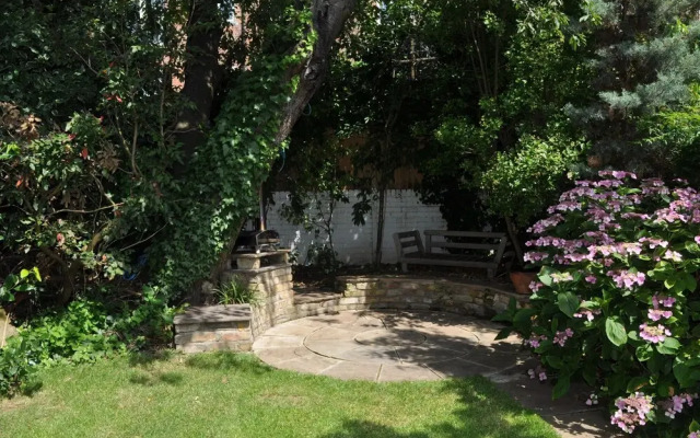Lovely Garden Flat in Shepherds Bush