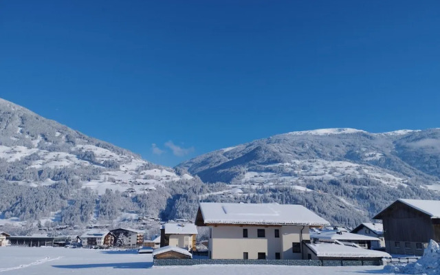 Chalet in Kaltenbach Near Ski Lift