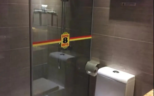 Super 8 Hotel