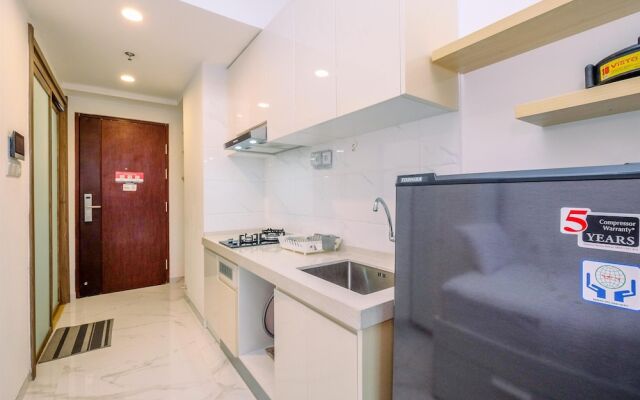 Modern Look And Comfy Studio At Sky House Bsd Apartment