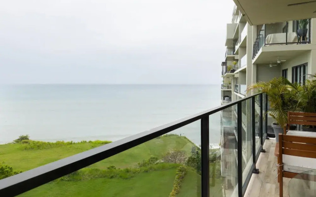 Ourfriends Condo by Acomodo