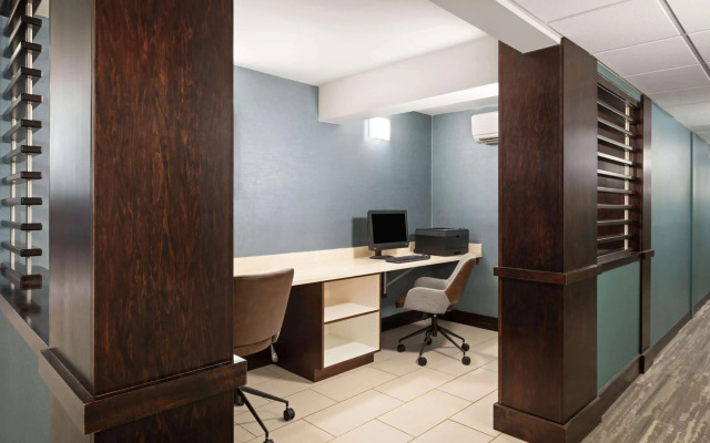 Super 8 by Wyndham Conrad