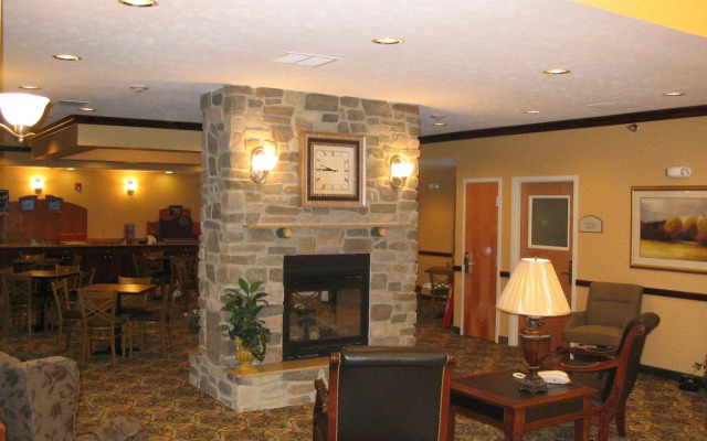 Holiday Inn Express Hotel & Suites Bismarck by IHG