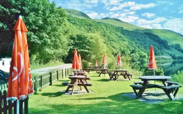 Pen-Y-Bont Hotel