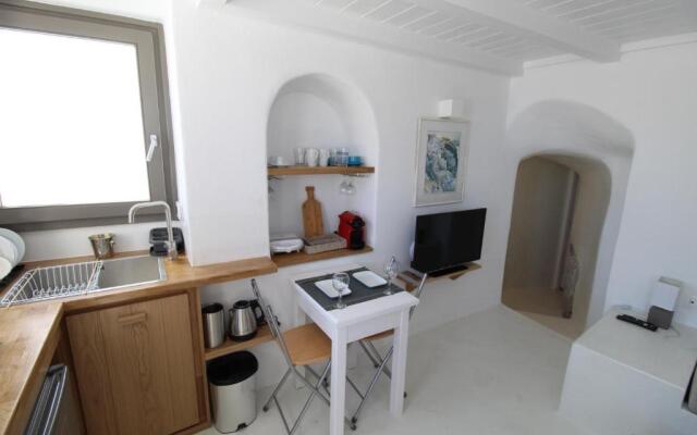 Astrea Suites Notus Dome House