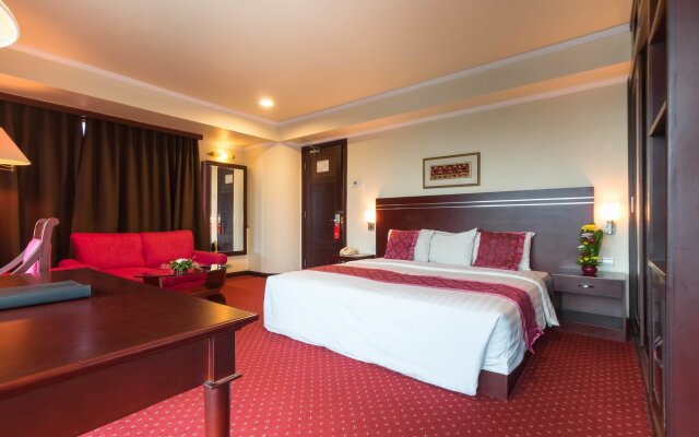 Twin Plaza Hotel