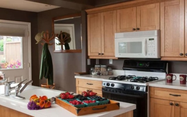 Three Tree Point Bed & Breakfast