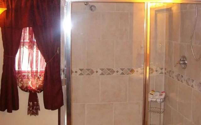 Levine House Bed & Breakfast