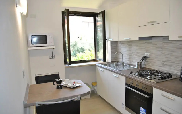 Dinky Home Air-conditioned Penthouse With sea View Terrace