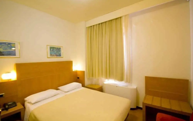 Diana Hotel