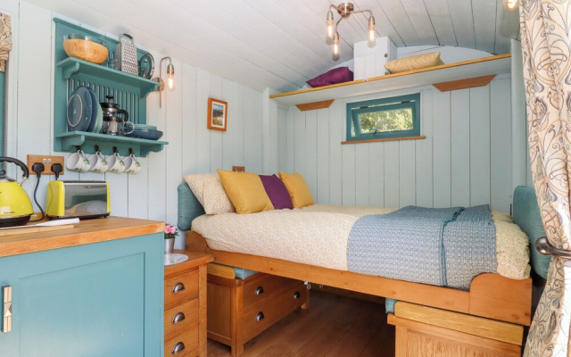 Two Moors Shepherds Hut