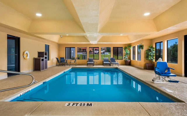 Best Western Bradbury Inn & Suites