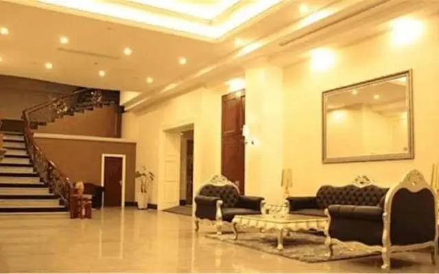 Hotel the Land