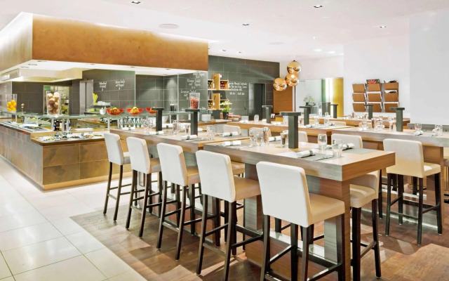 Mövenpick Hotel Zuerich-Airport