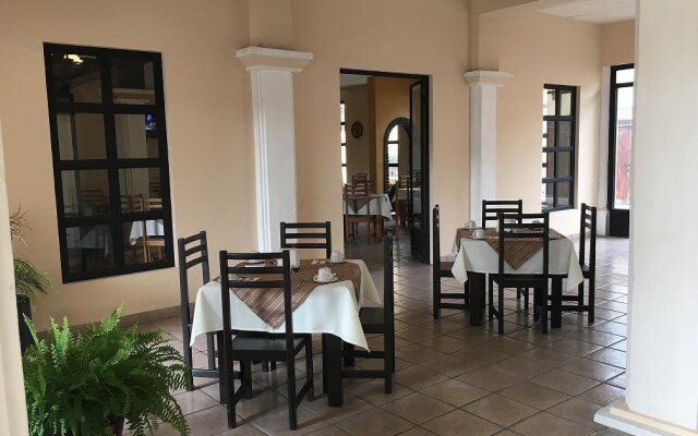 Hotel Plaza Tenam