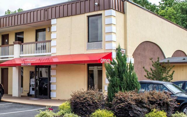 Econo Lodge Research Triangle Park