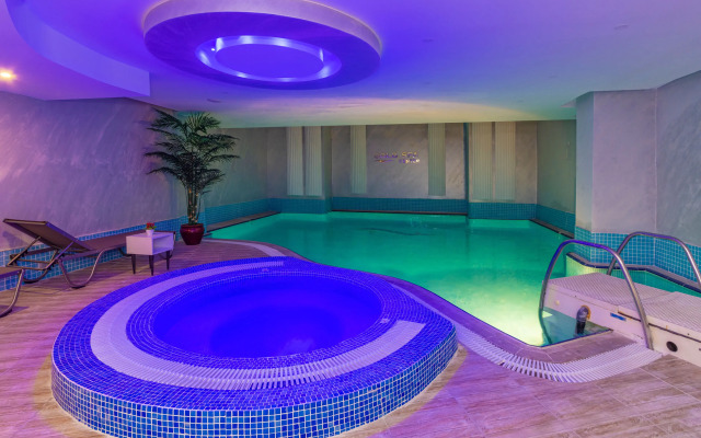 Euro Plaza Hotel