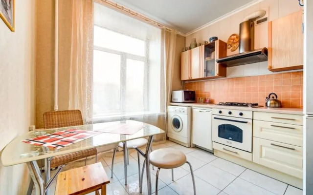 Гости Любят на проспекте Московский 195