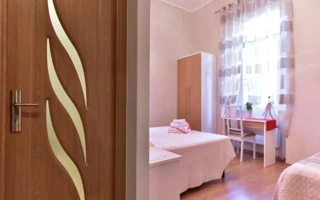 Claudia Suites