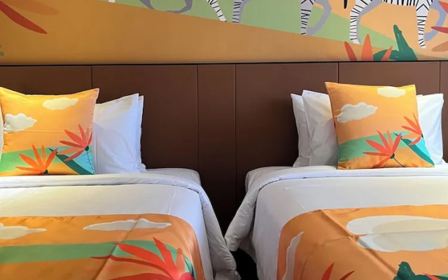 Monkeys Canopy Resort