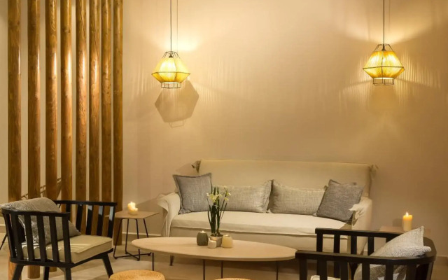 Carian Hotel