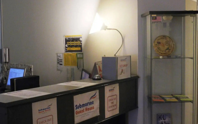 Submarine Guest House China Town