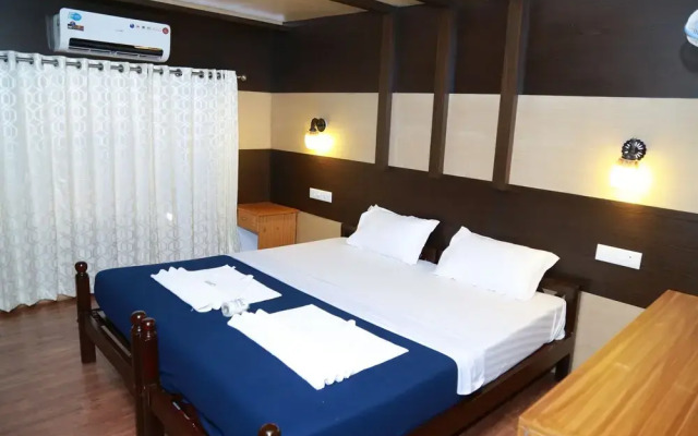Tharangini Houseboats