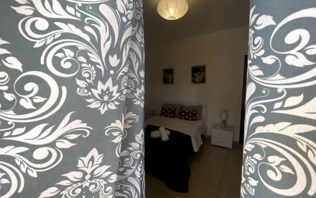 Impeccable Apt Sleeps 5 in Heraklion