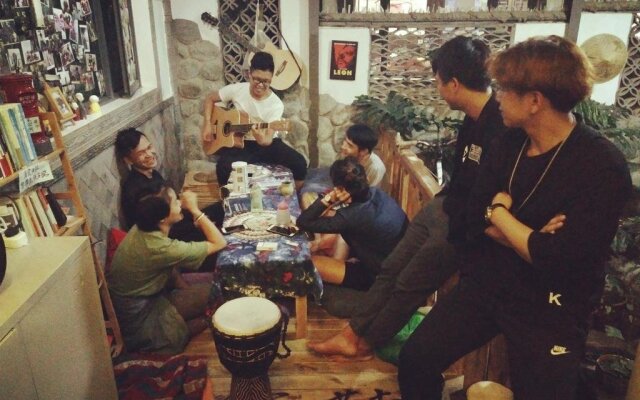 Shi Zi House