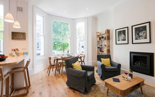 The Stunning Philbeach Garden Apartment