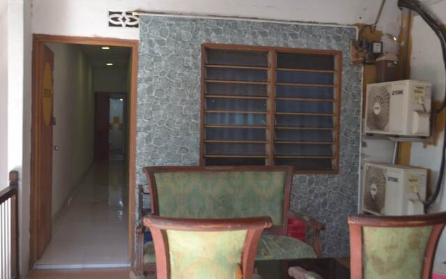 Batu Maung Sempoi Inn And Cafe
