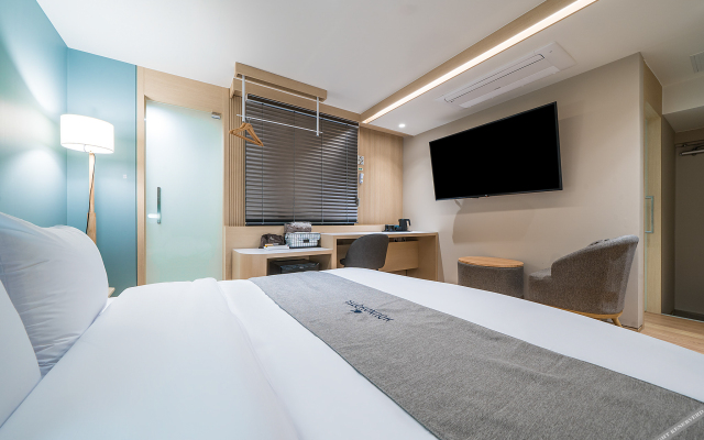 Hound Hotel Sajik Minam Station