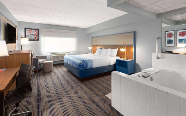 AmericInn by Wyndham North Branch