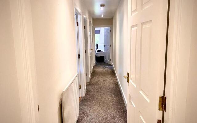 Grampian Serviced Apartments - Treetops Apartment - Lesmurdie House