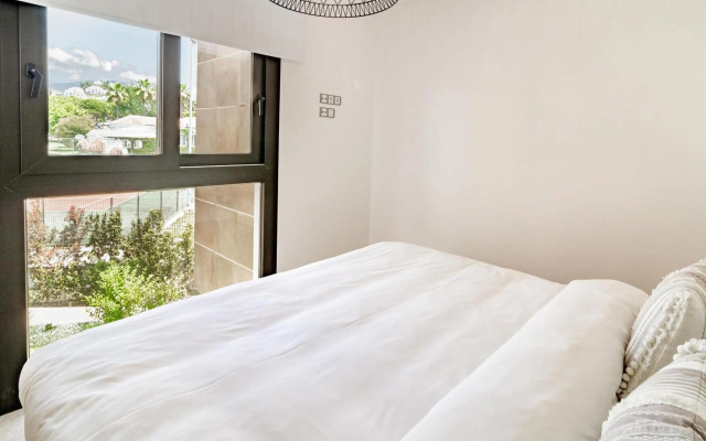 GG- Modern townhouse, families & couples only