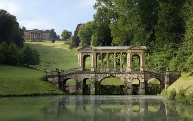 Seventeen The Town House