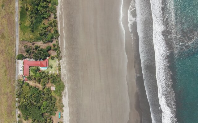 Las Lajas Beach Resort