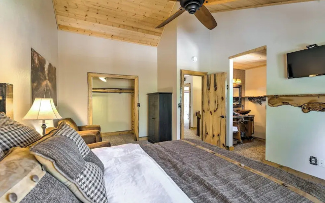Wooded Retreat w/ Deck: 4 Mi to Downtown Flagstaff