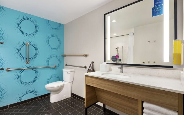 Tru by Hilton Ringgold