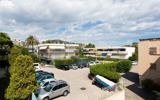 Vaneau Joli 2P avec terrasse palm beach