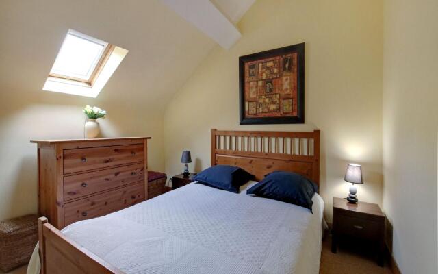 Charming Holiday Home in Raizeux Near Forest