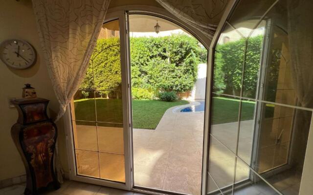 4 bedroom villa with garden and private pool