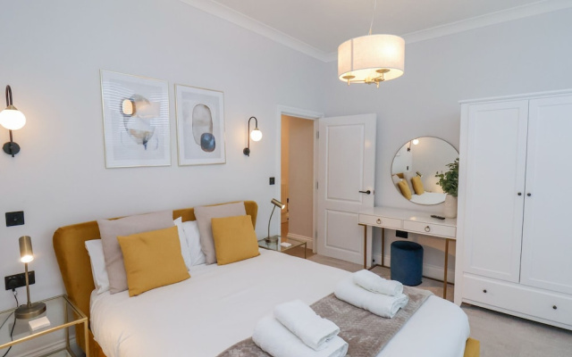 The Salisbury Apartment 202
