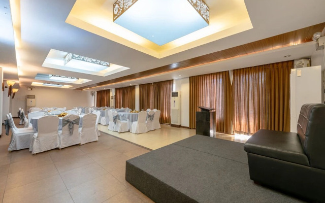 Capital O 176 Bliss Hotel