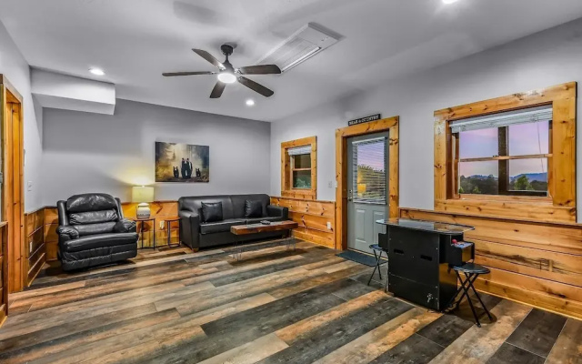 Panoramic Pointe 2 Bedroom Cabin