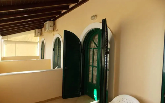 The Harmony - Beachfront sea View Apartment