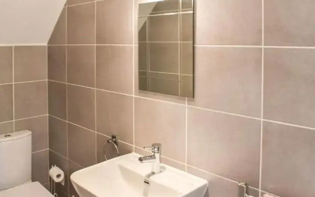 ThreeStorey Townhouse - Free parking