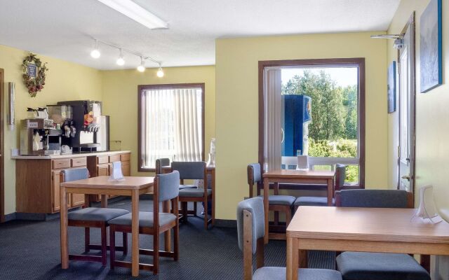 Rodeway Inn Pine River