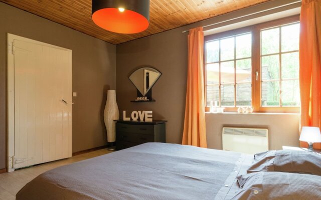 Modern Holiday Home in Waimes near Lake